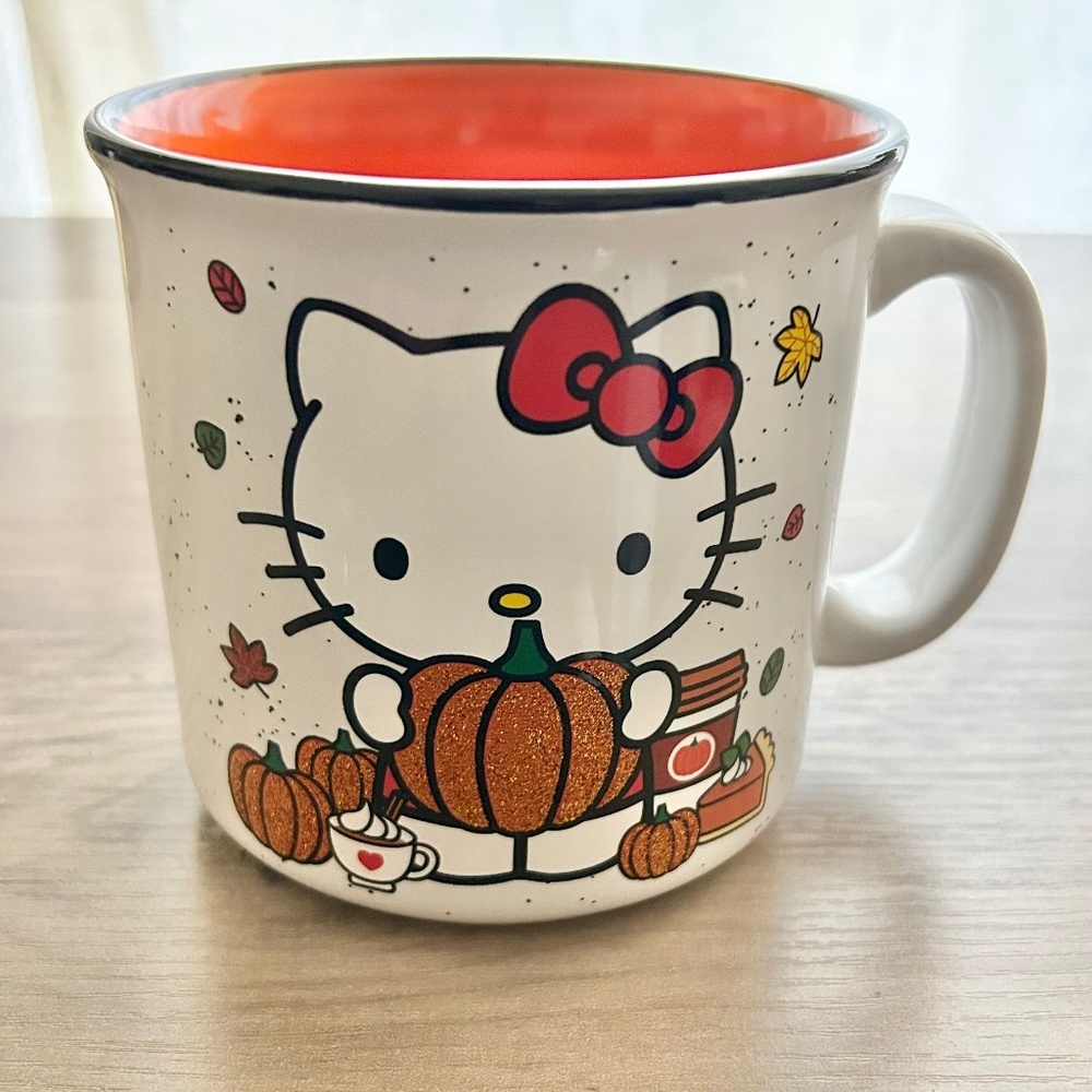 NWOT Hello Kitty Pumpkin Fall Glitter Mug 20 oz.